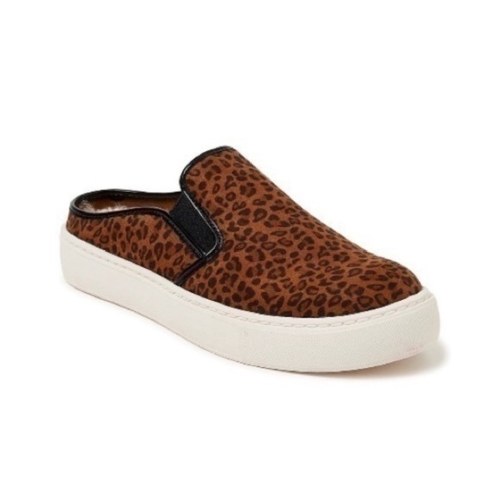 NWT. Time & Tru Women’s Twin Gore Mule
